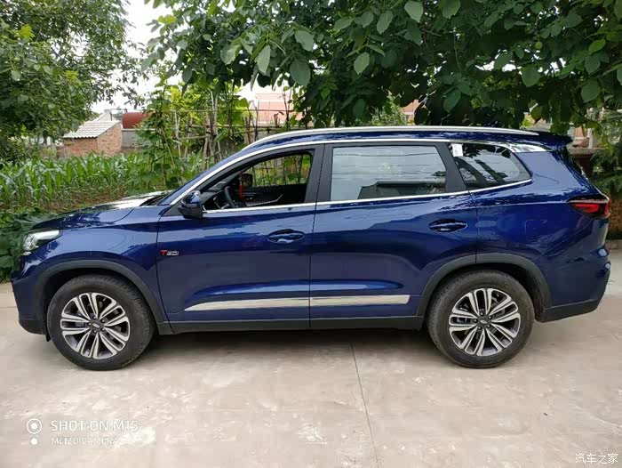 源于儿时的梦想终于带你回家19款瑞虎8莱茵蓝