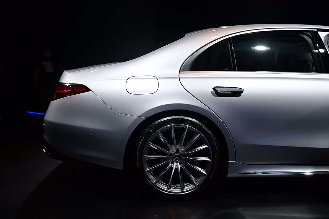 一直关注着全新一代w223奔驰s级