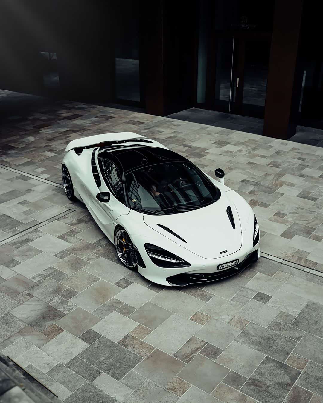 迈凯伦720s 内心os:"白鹤亮翅"