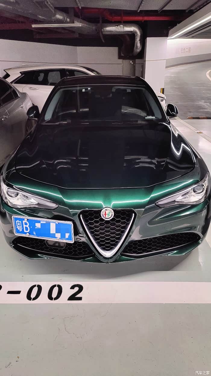 21款竞速绿绿得发黑