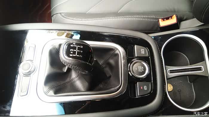 手动挡操纵杆 驻车制动p 启动键 automotive hold
