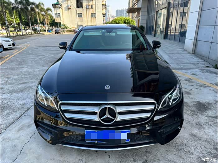 出2019年11月奔驰e300l豪华版全程4s保养一手车