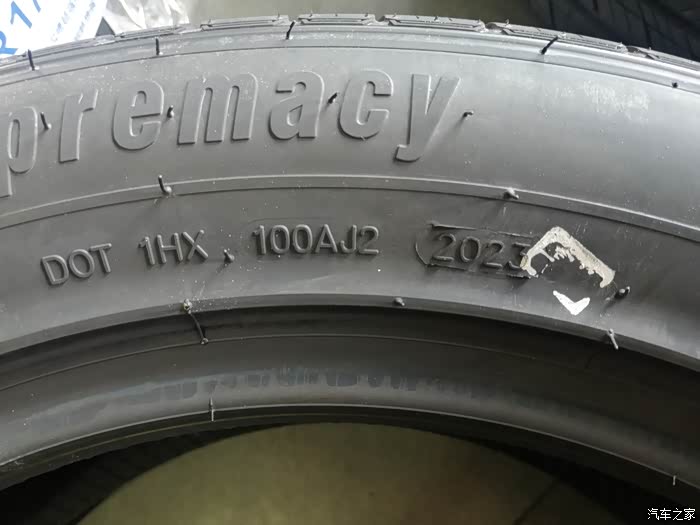 800块买了一套飞跃龙腾轮胎