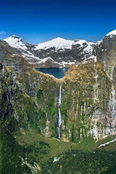 找一个风景秀丽的地方旅行,开阔自己的眼界,美丽季节,缤纷色彩