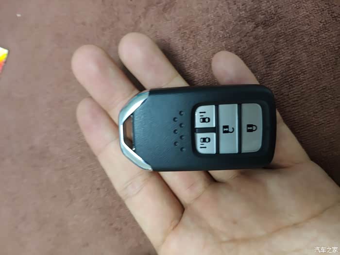 艾力绅遥控钥匙换电池