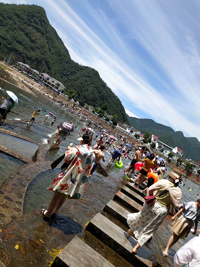 打卡网红地富阳龙鳞坝一日游