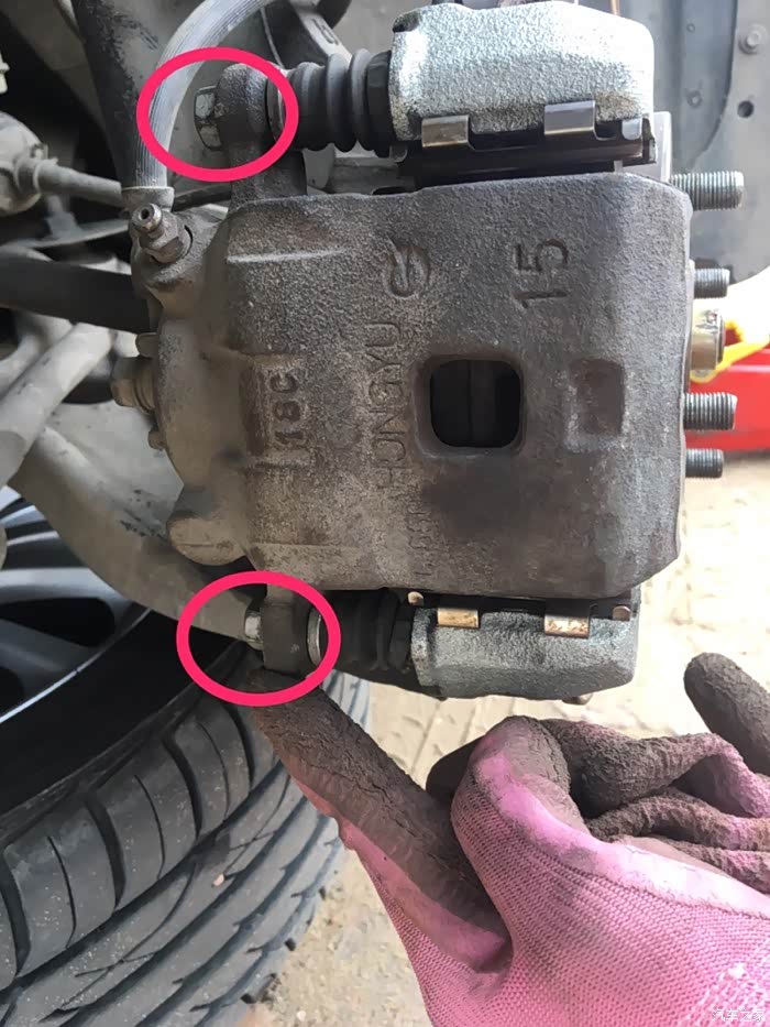 雨燕刹车卡钳颠簸异响