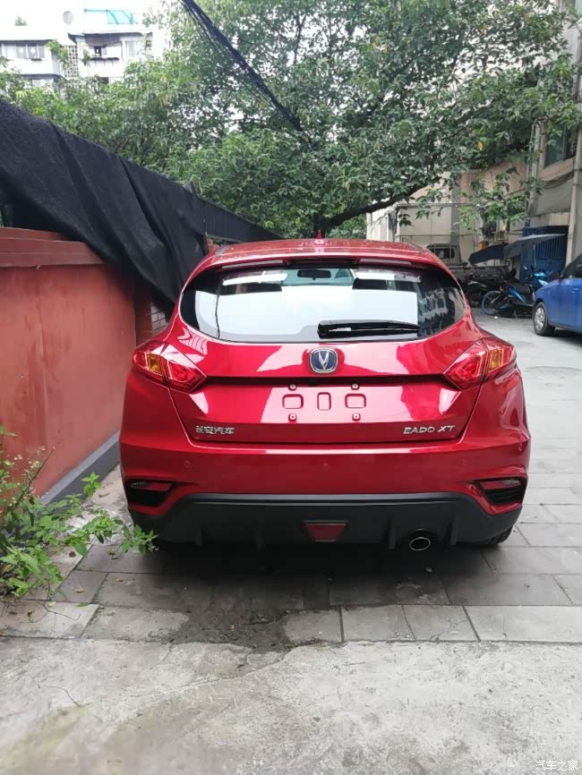 四川长安国产最美两厢车逸动xt提车作业