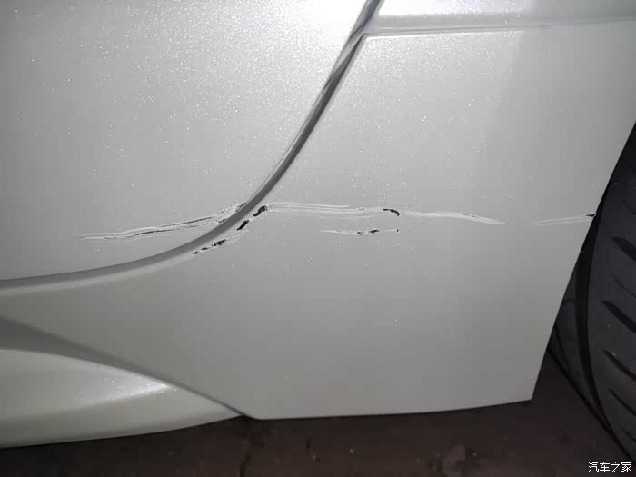 车漆露底了可以补漆笔补吗