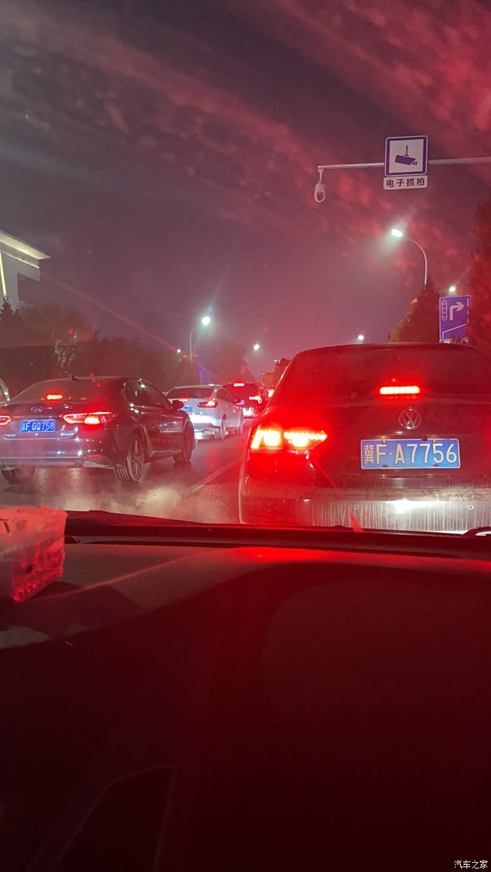 上海晚上堵车图片实拍图片