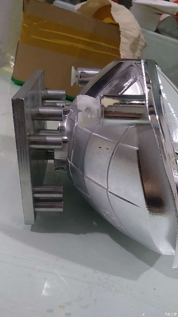 老骊威自己动手装透镜加装d2hled灯泡