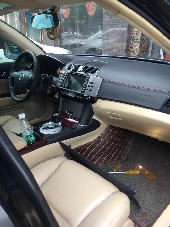 06年花28万买的锐志仪表台开裂