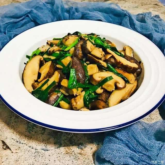 【 韭菜炒香菇】