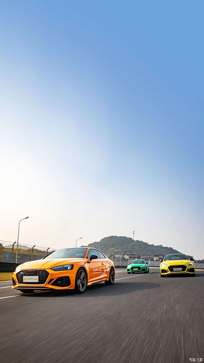 奥迪rs的赛道体验日壁纸!还不赶紧收藏