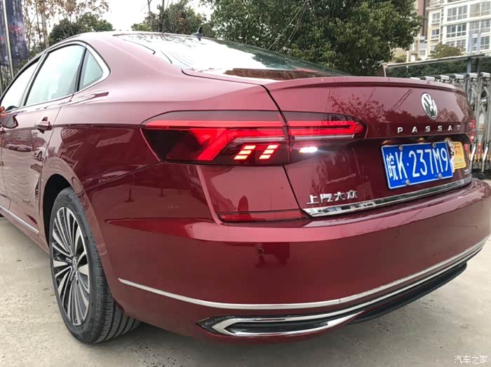 我的第一辆19款红色帕萨特给大家分享下