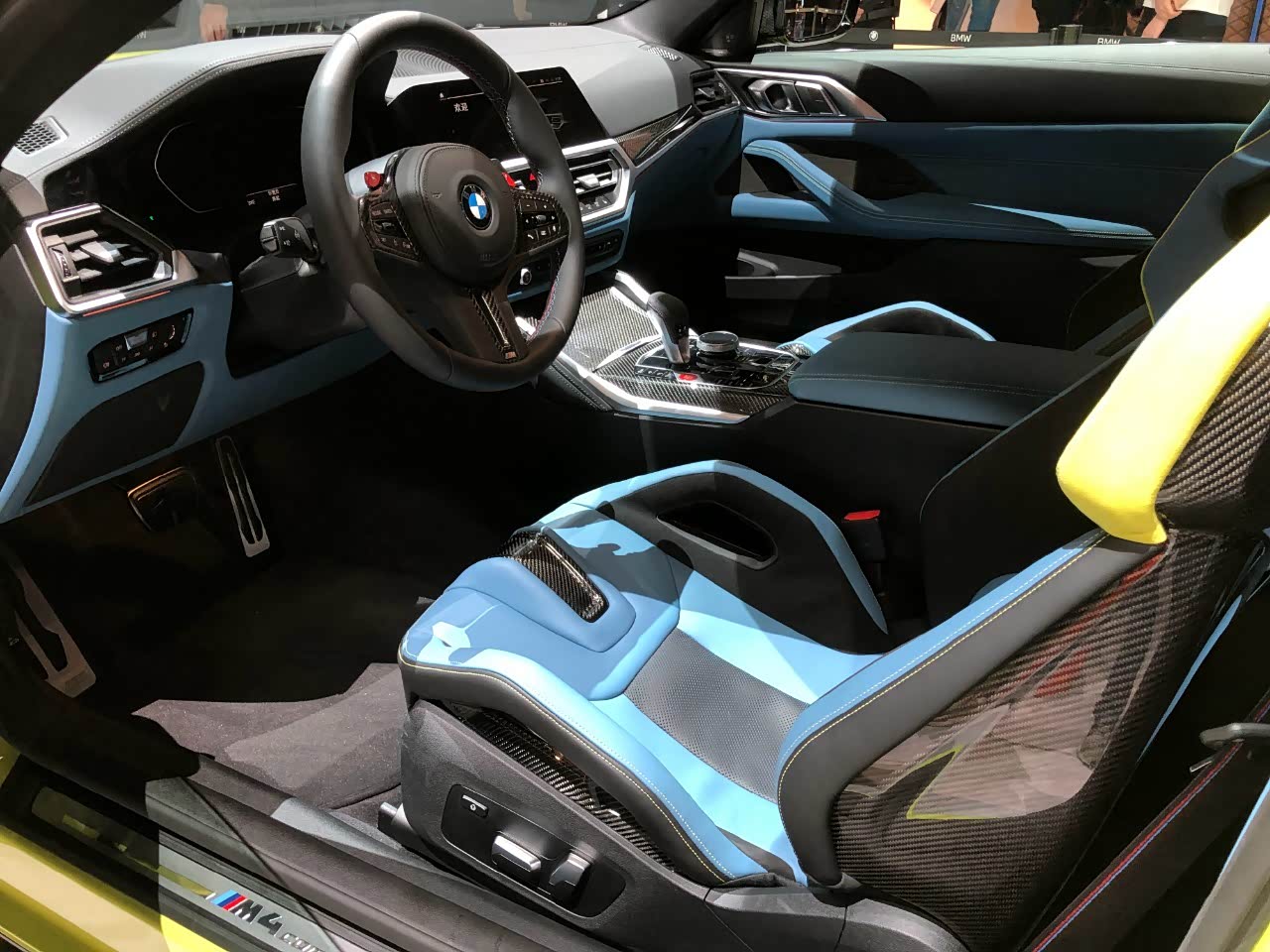 全新一代宝马m4雷霆版这个碳纤座椅太香了喜欢