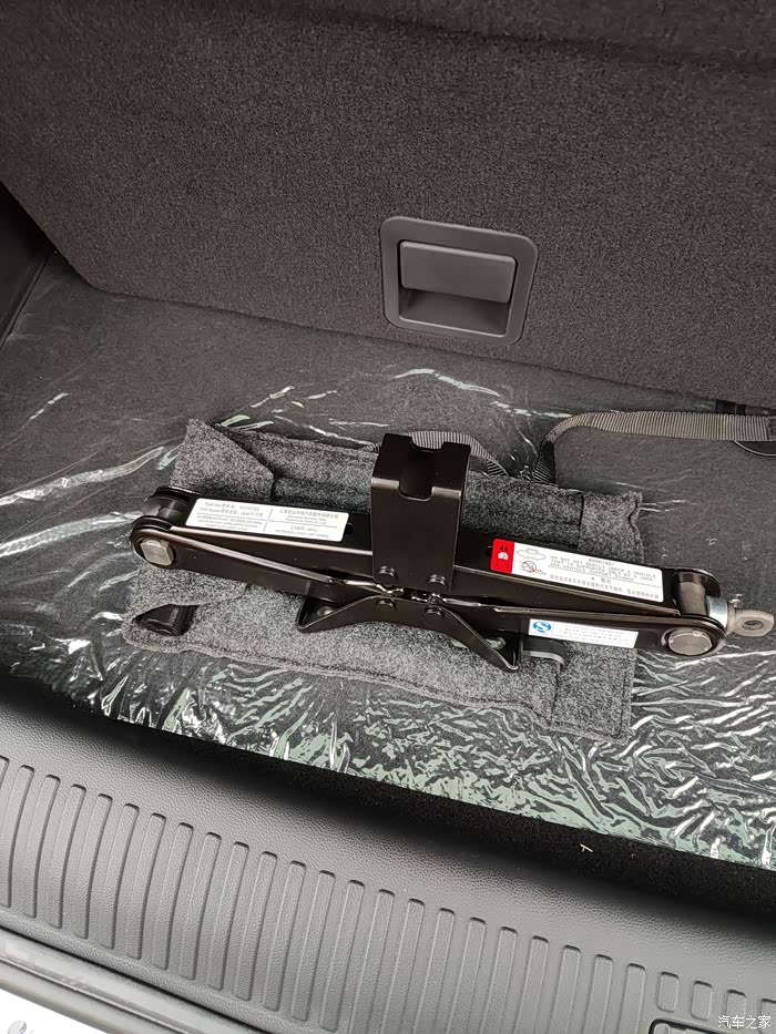 千斤顶要怎么放回去?