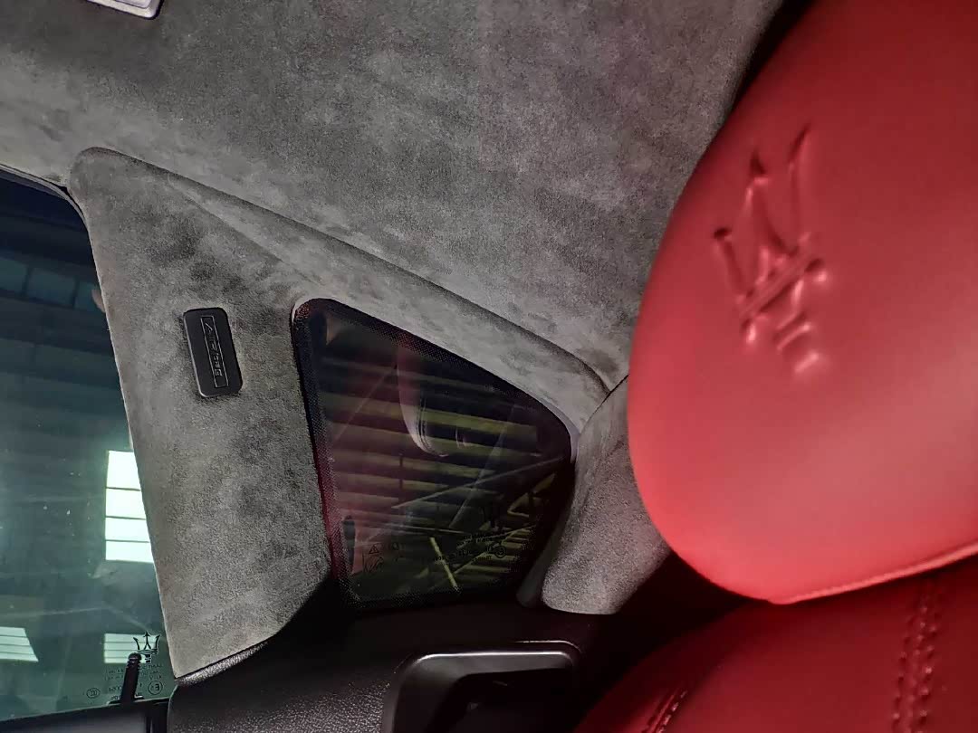 玛莎拉蒂levante顶棚加装意大利alcantara翻毛皮