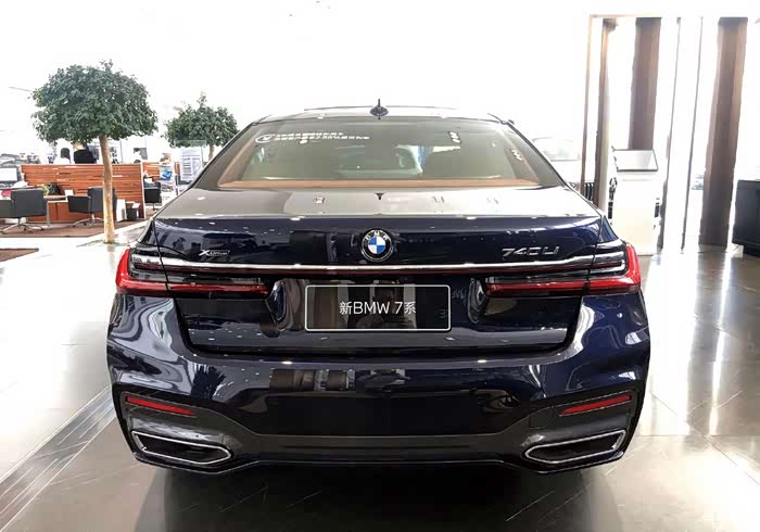 宝马740lixdrive帝王蓝车漆棕色内饰颜色真的赞