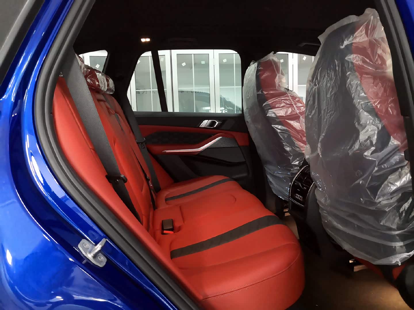 宝马x5 m,选装了全真皮merino萨基尔橙