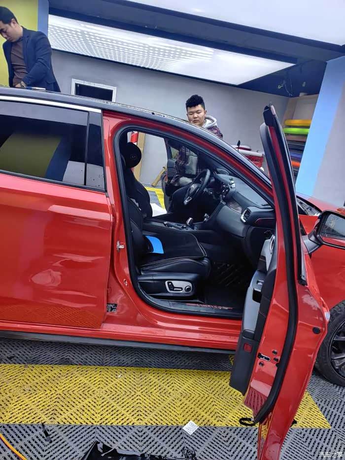 【图】领克03 红车黑顶 贴膜使用分享_领克03论坛_汽车之家论坛