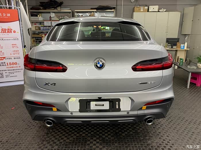 51号提的宝马x4冰河银