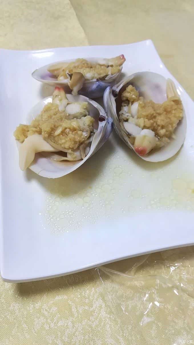 听说最近开海了,和老婆迫不及待地跑去吃海鲜