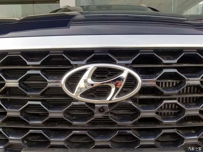 老车主再购胜达,全国首提,星河蓝6座四驱旗舰版