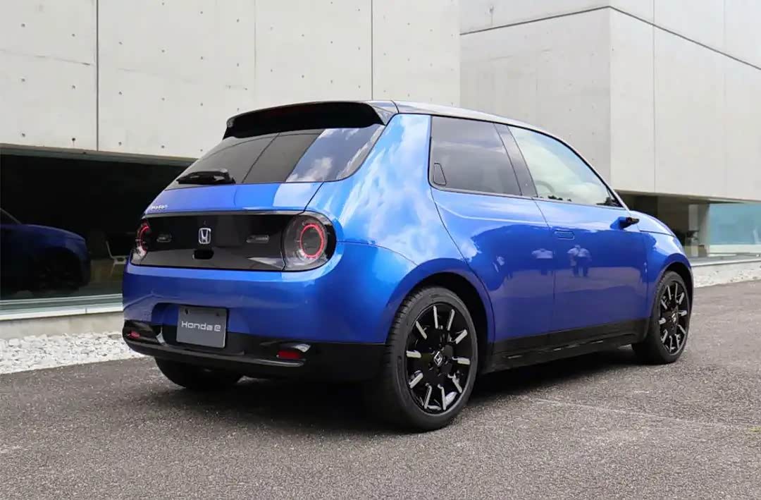 本田hondae车型于2017年以概念车形式亮相