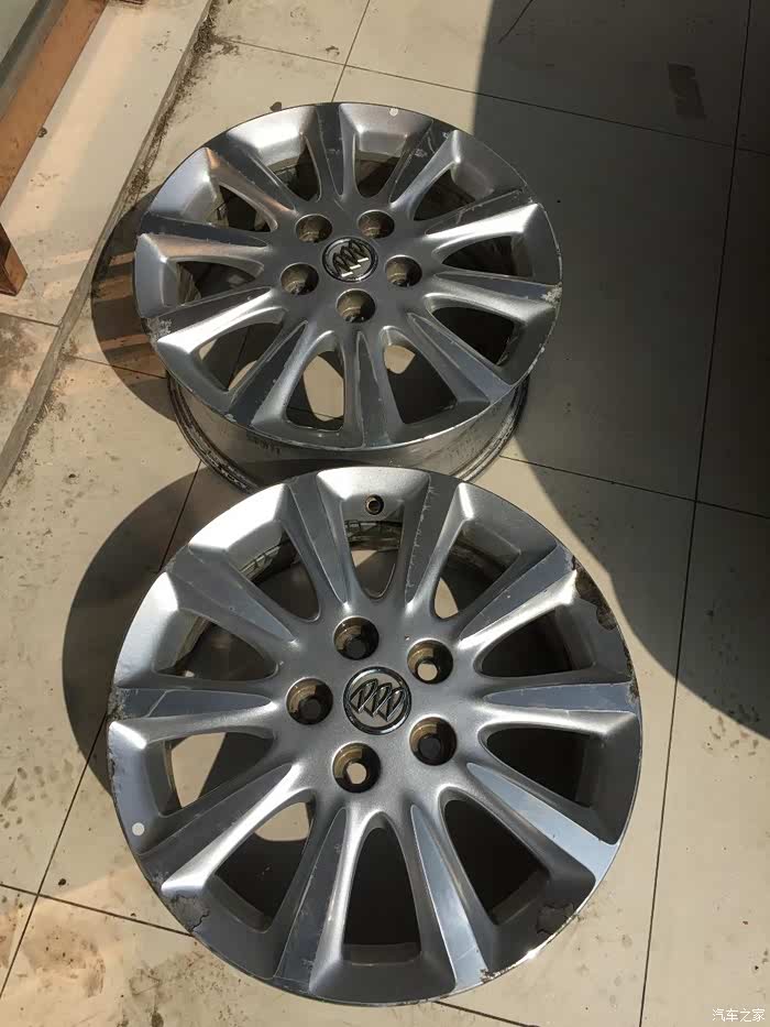 转让别克商务车轮毂,17寸的.