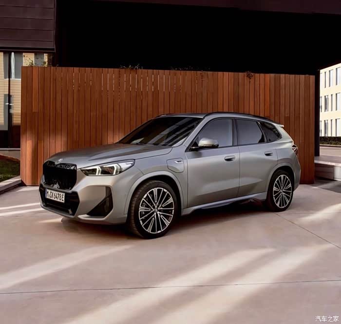 宝马新款x1挺帅的