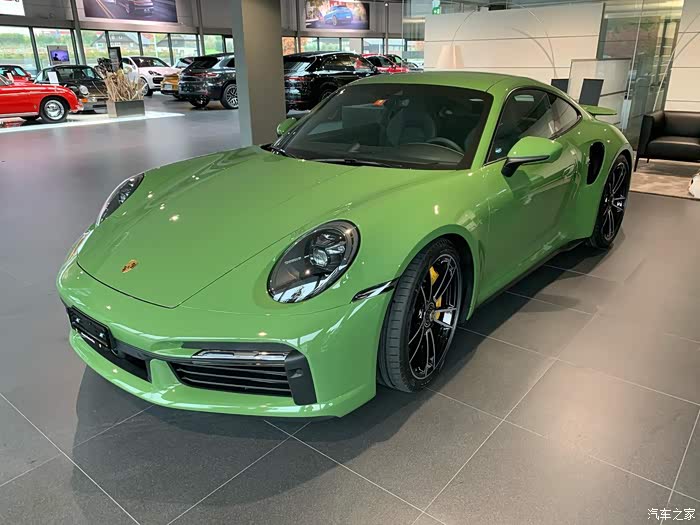 保时捷992ts橄榄绿好看