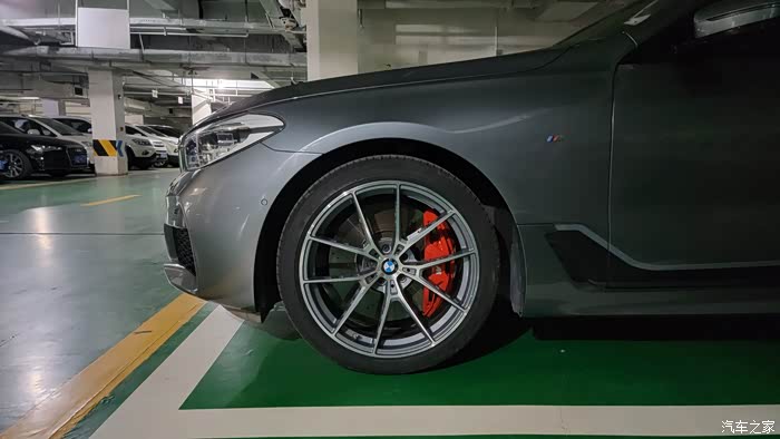 哪位大佬换了6gt轮毂那种款式好看