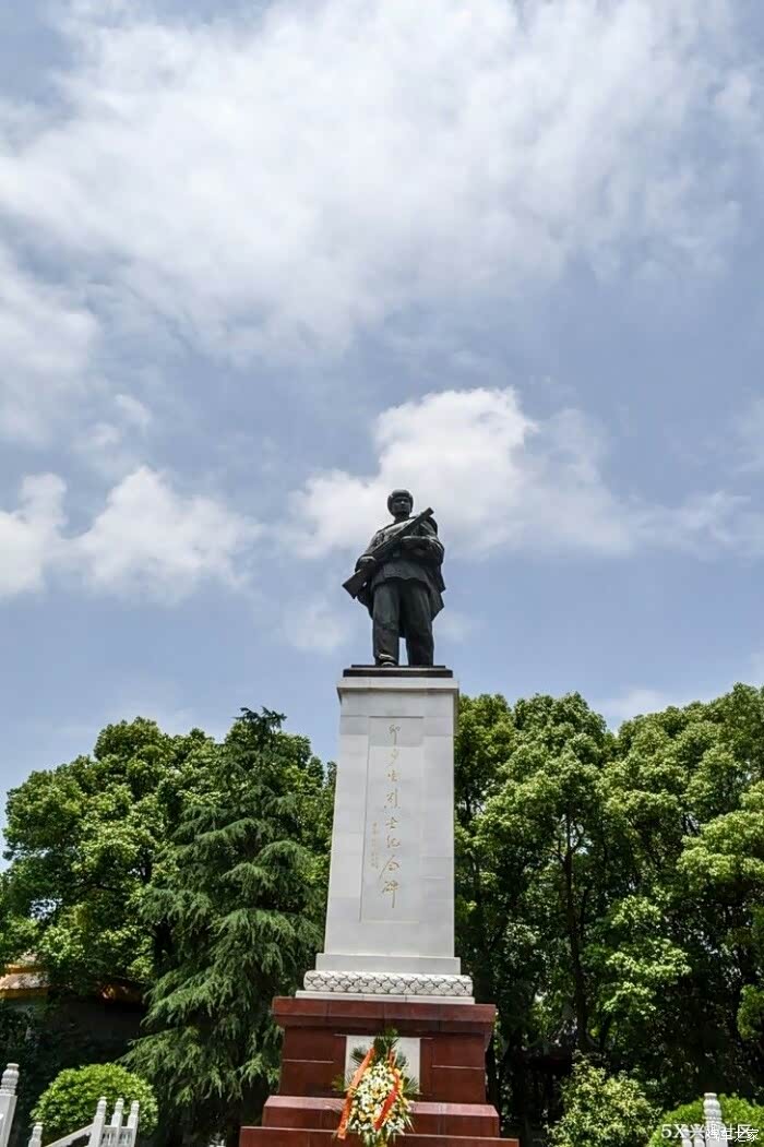 英雄邱少云,铜梁有个少云镇.