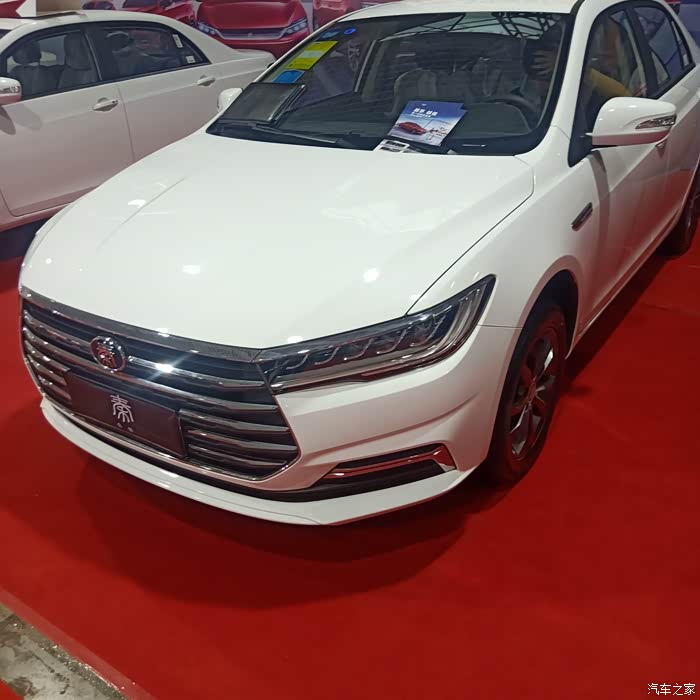 寿光车展之比亚迪秦