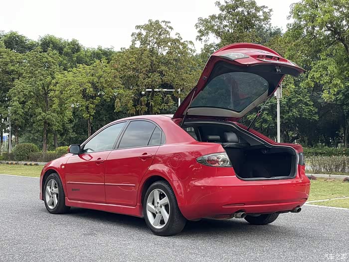 马自达6轿跑23经典红