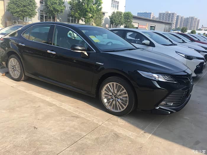 喜提第八代凯美瑞2398万黑色