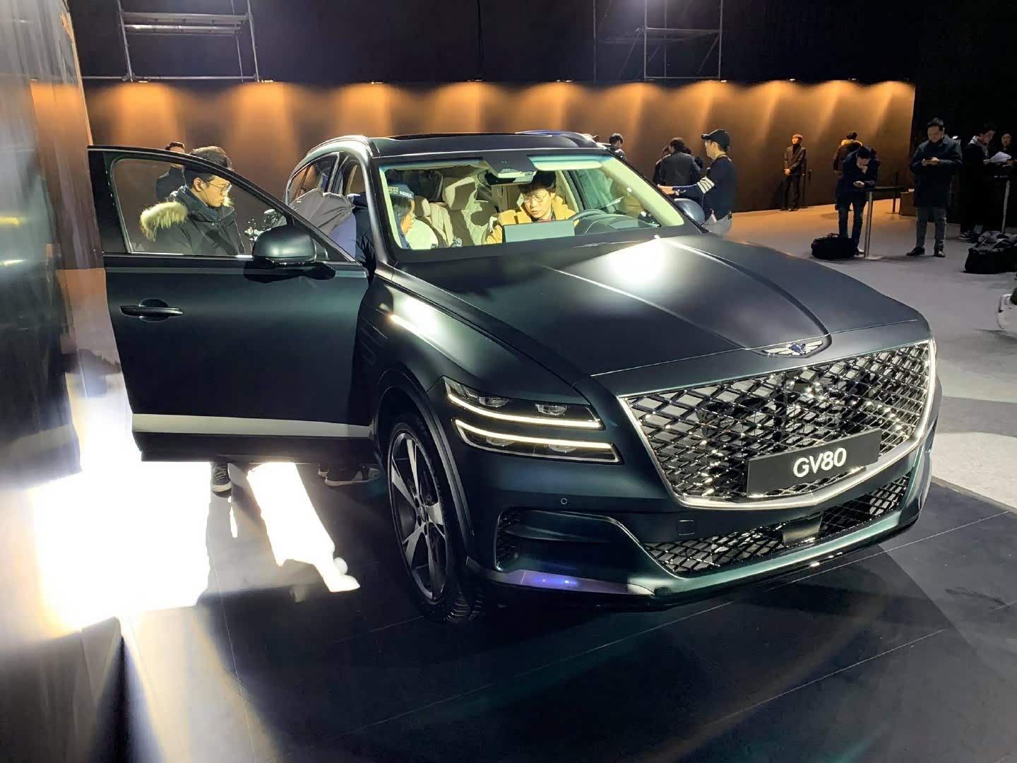 再来一组捷恩斯gv80,韩国人高端车型的努力值得肯定.