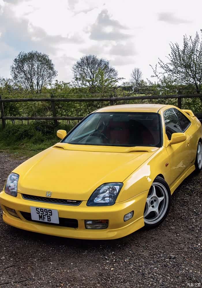 hondapreludesspec黄黄的本田披露跑车