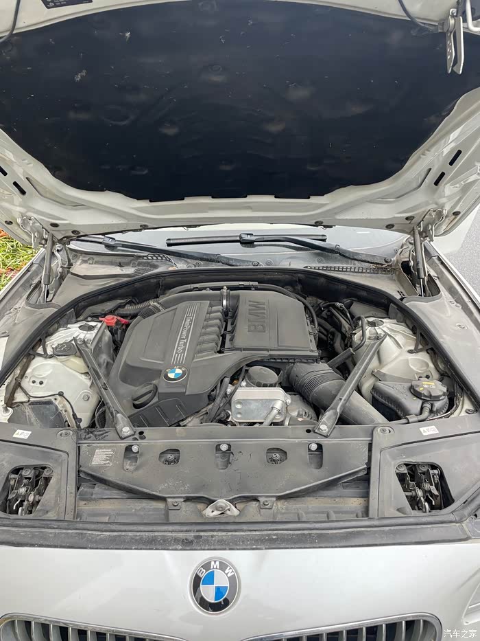 出15款改款宝马535li30t直6发动机