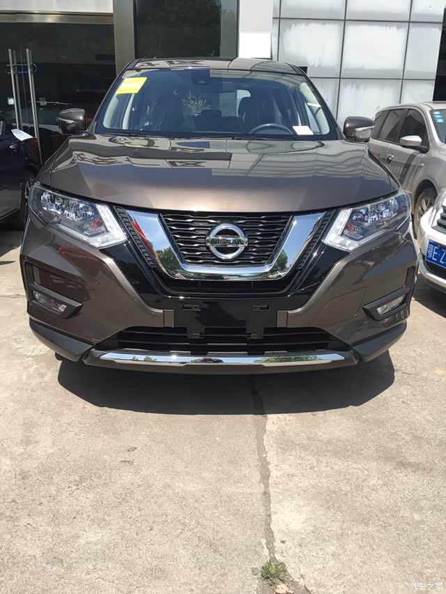 19款奇骏琥珀金颜色问题