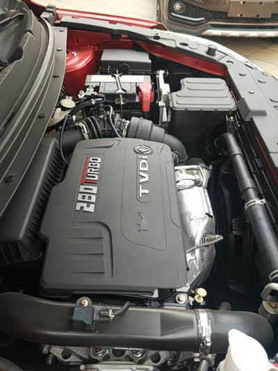 发动机舱布局合理!