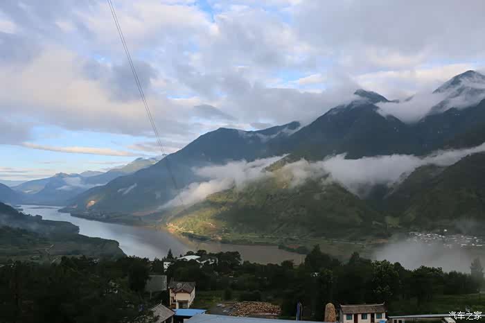 丽江万里长江第一湾观景台