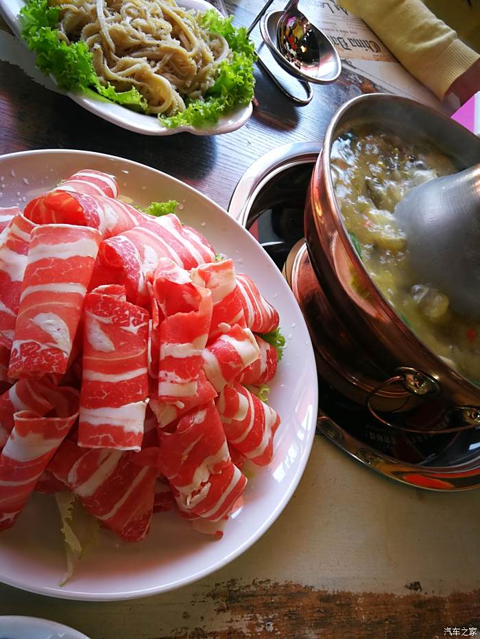 酸菜铜锅涮羊肉