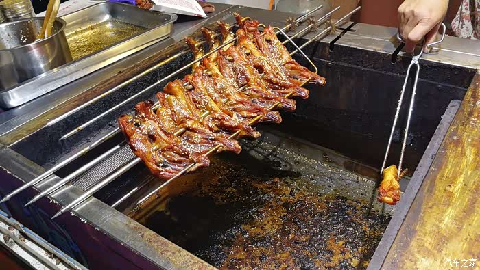 【15周年】我们是吃货--开vv5上街寻美食