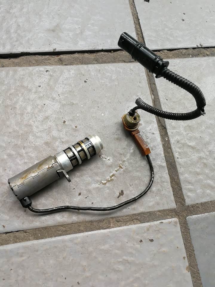 机油压力调节阀中招更换