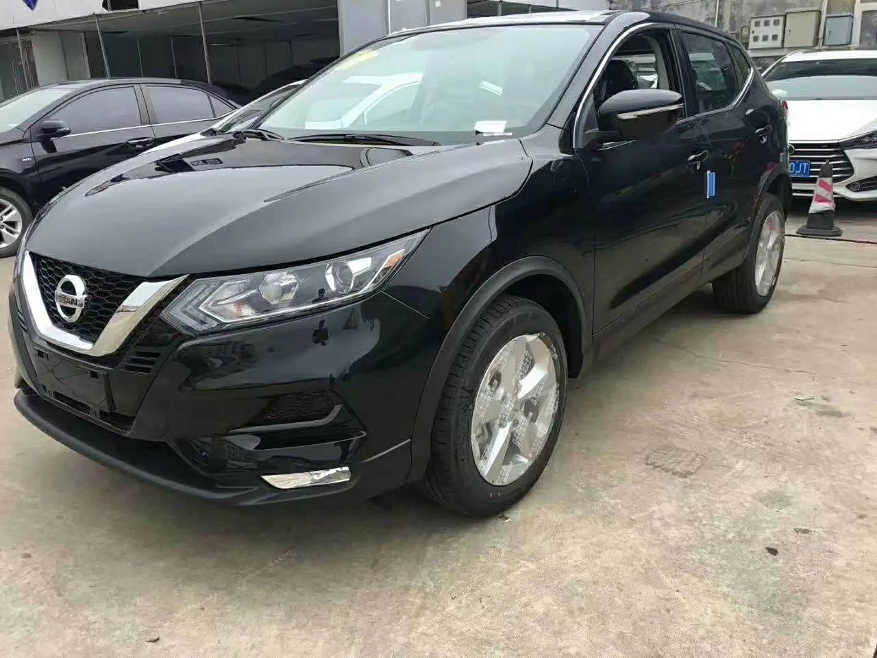 日产逍客19款20l智享版外观还不错