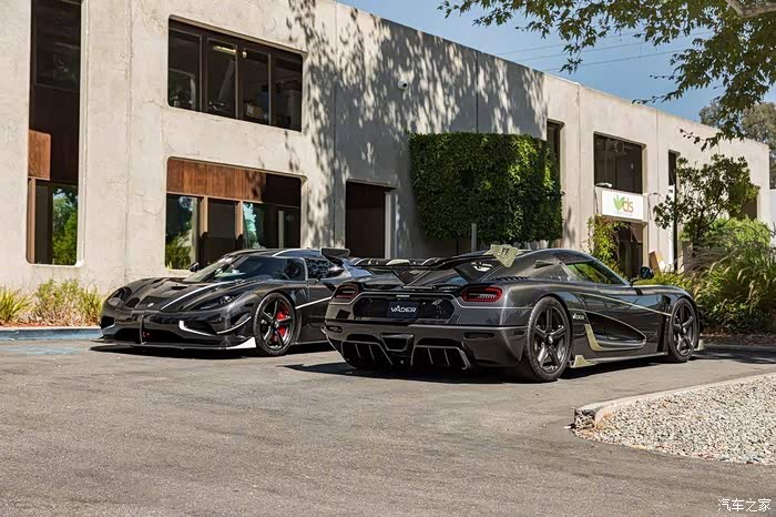 柯尼塞格的全身都是碳纤维材质太拉风了