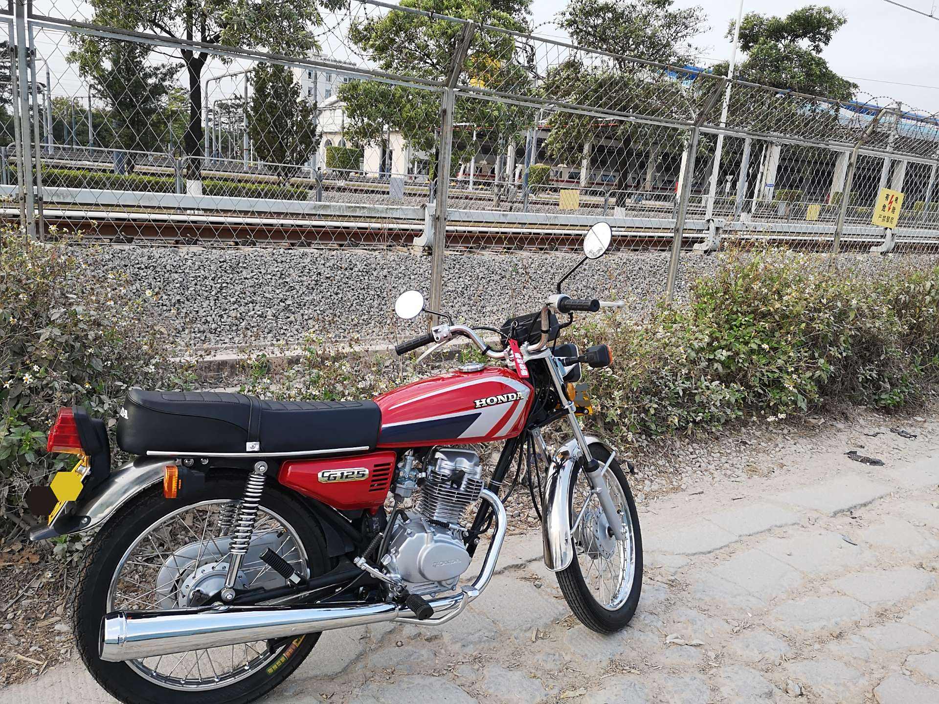 本田银猫125摩托车简介图片