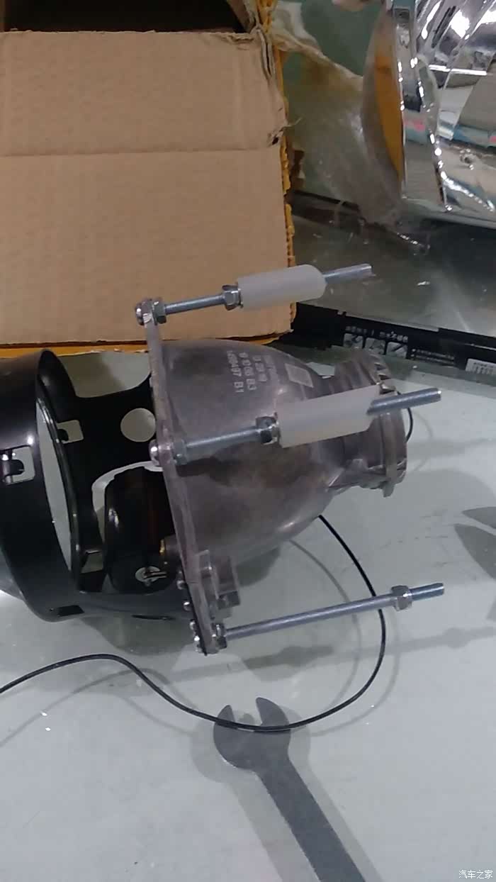 老骊威自己动手装透镜加装d2hled灯泡